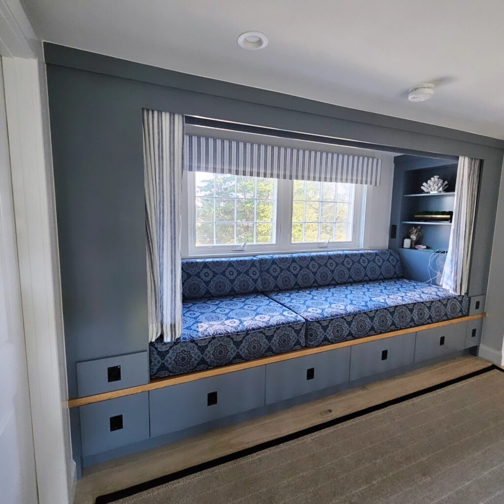 build in bench custom carpentry