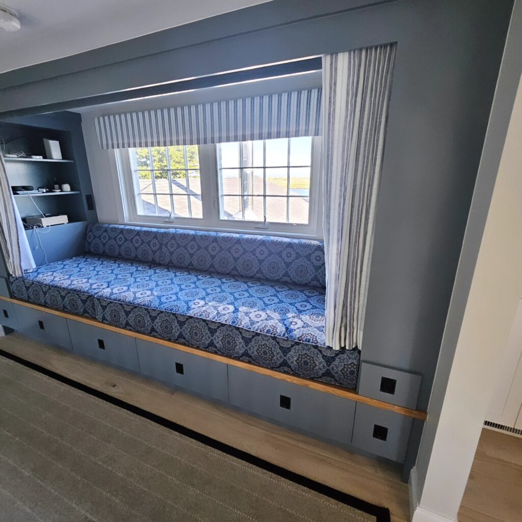 build in bench custom carpentry